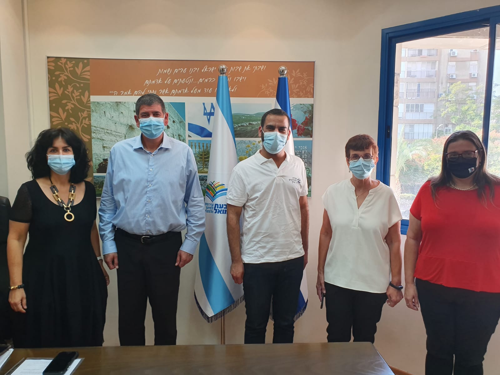 ראש העיר וצוותי החינוך בעירייה ונציגי אגודת הסטודנטים