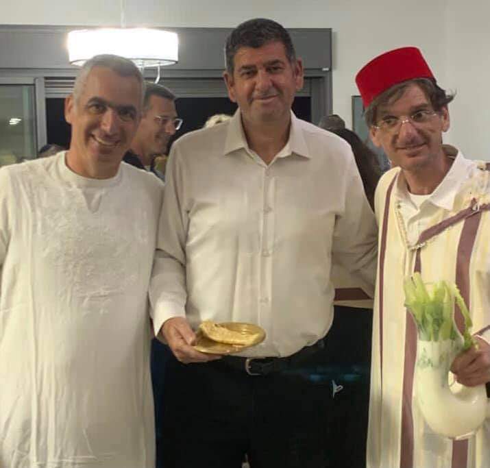 ראש העיר יוסי ברודני חוגג מימונה עם תושבים