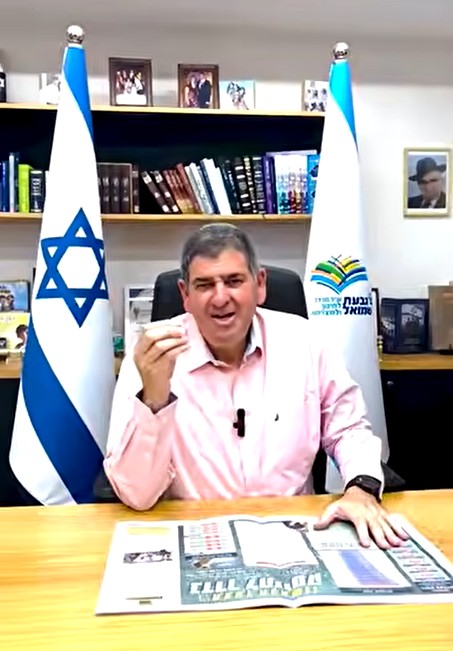 יוסי ברודני בסרטון בנושא הצטיינות בבגרות היי טק