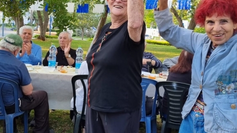 חוגגים לג בעומר עם חברי קפה בגבעה 7.jpg