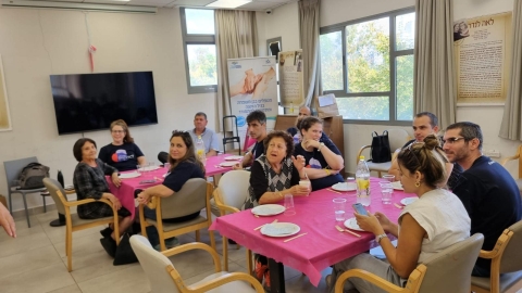 מתחברים דרך הסירים