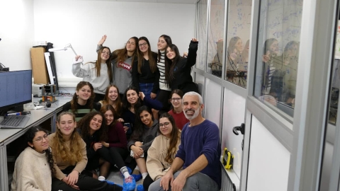 תלמידות גבעת שמואל בדרך לחלל