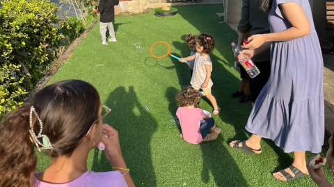 חוגגים שכנות טובה בגבעת שמואל  10.jpg