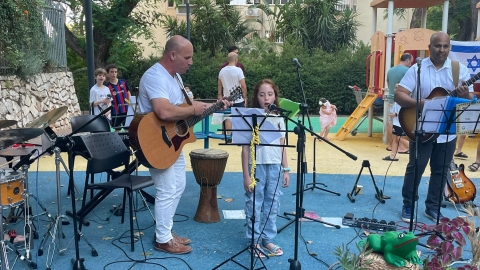 שבועות קהילתי ברמת אילן 5.jpg