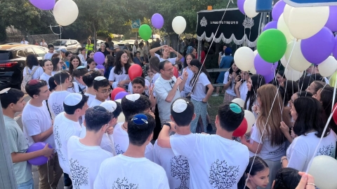 הכנסת ספר תורה לזכרם של חללי מלחמת חרבות ברזל בני גבעת שמואל 3.jpeg
