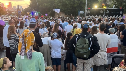 הכנסת ספר תורה לזכרם של חללי מלחמת חרבות ברזל בני גבעת שמואל 1.jpeg