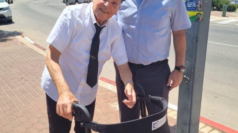 בגבעת שמואל דואגים לאזרחים הותיקים4.jpg