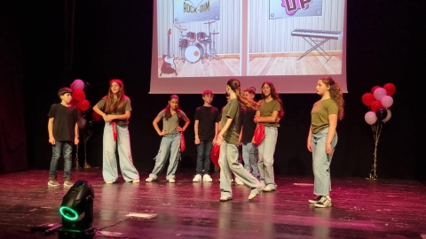 חוגגים את סיום שנת הלימודים בגבעת שמואל 7.jpg