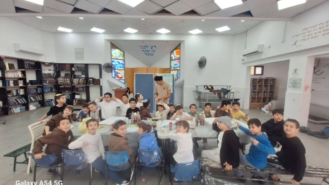 מחלקת הנוער מחלקת סופגניות 2.jpg