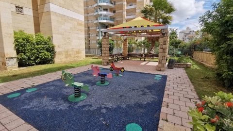 הזירה שנפגעה מרסיס פונתה והושבה לקדמות 2.jpg