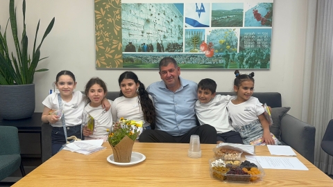 תלמידי כיתה ב ממורשת זבולון בראיון עם ראש העיר 3.jpg