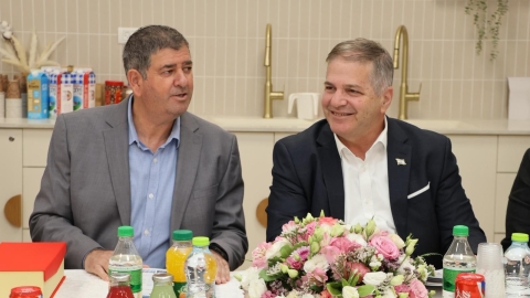 שר החינוך קיש ביקר בגבעת שמואל 1.jpg