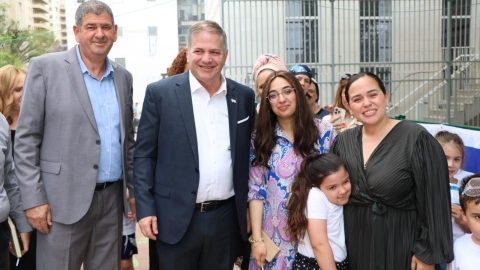 שר החינוך קיש ביקר בגבעת שמואל 3.jpg
