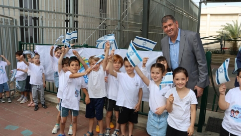שר החינוך קיש ביקר בגבעת שמואל 5.jpg