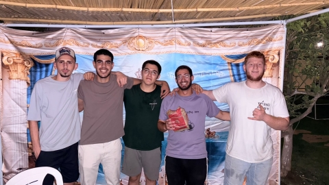 הנוער של גבעת שמואל בא לעזור 1.jpg