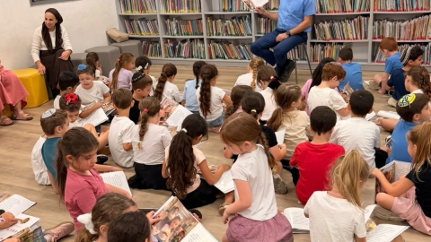 שעת סיפור עם ראש העיר 1.jpg